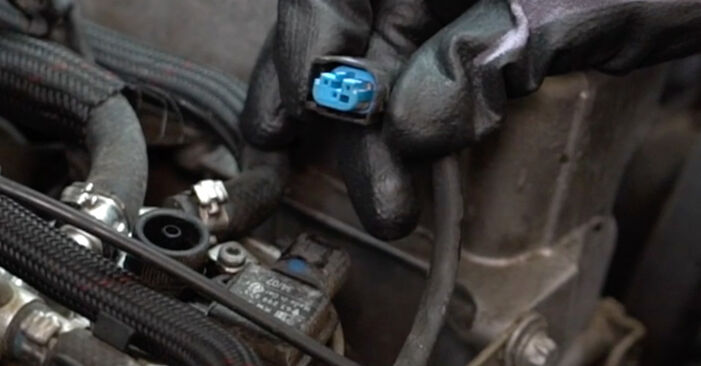 Quanto è difficile il fai da te: sostituzione Filtro Carburante su Mercedes W204 C 200 1.8 Kompressor (204.041) 2013 - scarica la guida illustrata