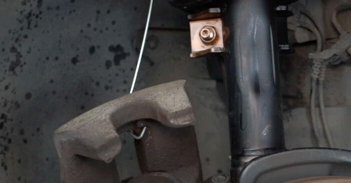 Bremsscheiben beim MERCEDES-BENZ C-CLASS C 180 1.8 Kompressor (204.246) 2014 selber erneuern - DIY-Manual