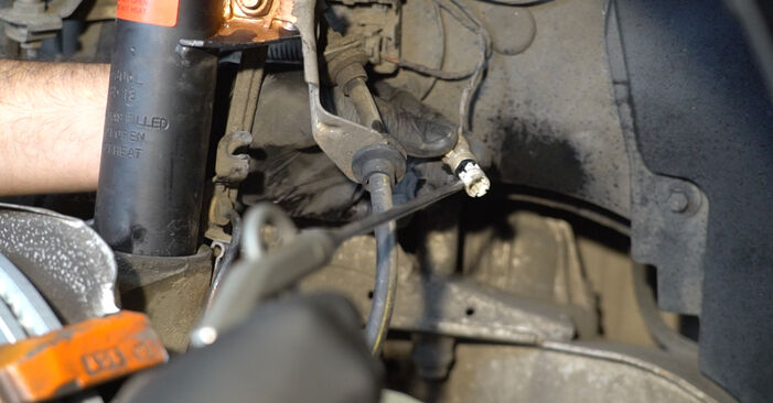 Cambio Sensor de Desgaste de Pastillas de Frenos en BMW E91 2012 no será un problema si sigue esta guía ilustrada paso a paso
