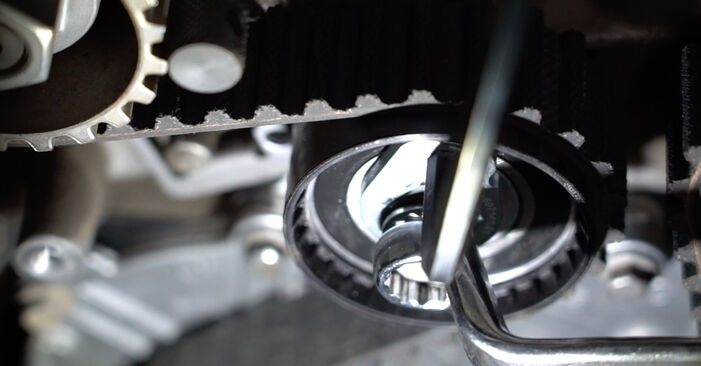 Wie schwer ist es, selbst zu reparieren: Wasserpumpe + Zahnriemensatz Ford Mondeo Mk4 Turnier 2.0 TDCi 2013 Tausch - Downloaden Sie sich illustrierte Anleitungen