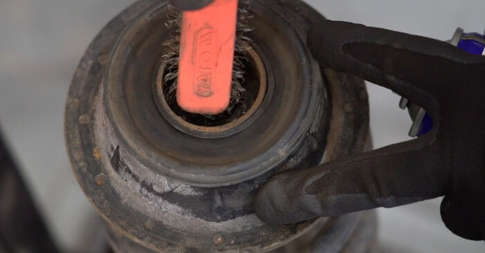 How to change front strut mount on VW Caddy II Pickup (9U7 ...