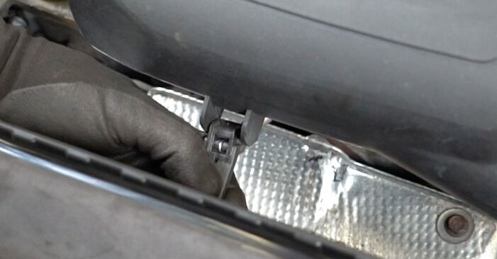 Cómo reemplazar Bujía de Encendido en un FIAT Doblo Familiar (263_) 1.6 D Multijet 2010 - manuales paso a paso y guías en video