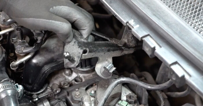 Kraftstofffilter Ford C-Max DM2 1.8 TDCi 2005 wechseln: Kostenlose Reparaturhandbücher