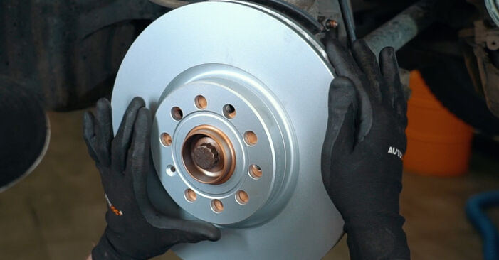 Come rimuovere VW SCIROCCO 2.0 TSI 2012 Dischi Freno - istruzioni online facili da seguire