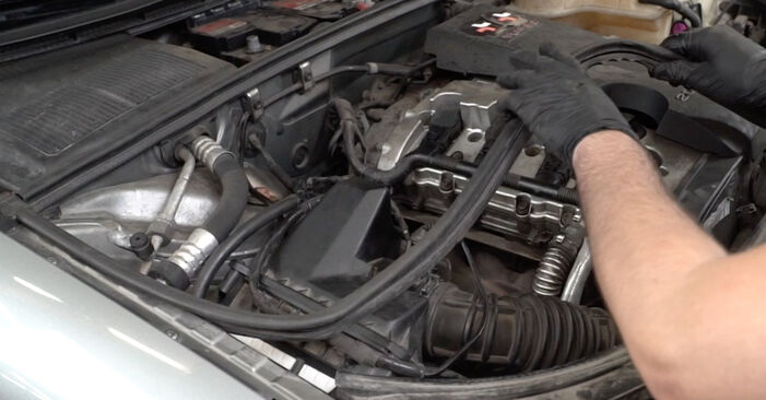 Stap voor stap tips om VW Golf 6 Cabrio 2012 2.0 GTI Waterpomp + Distributieriem Set zelf te wisselen
