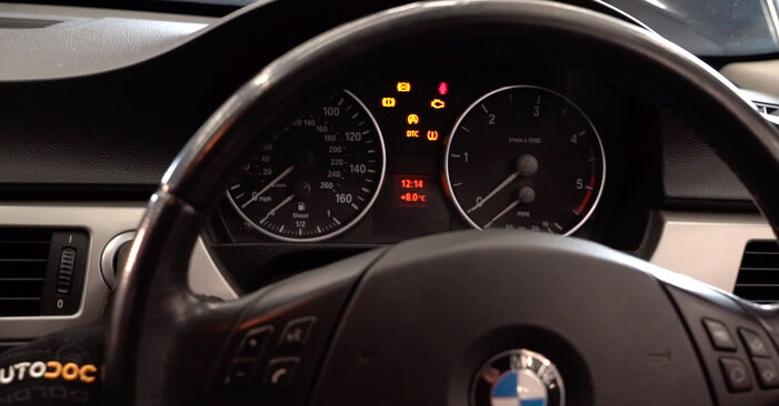 Kuinka vaihtaa Öljynsuodatin BMW 3 Touring (E91) 2007 -autoon - vinkkejä