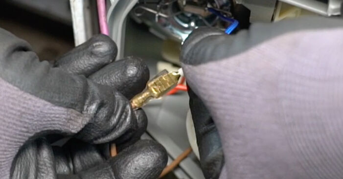 Mercedes Citan Van 108 CDI 1.5 (415.601, 415.603) 2014 Gloeilamp Koplamp remplaceren: kosteloze garagehandleidingen