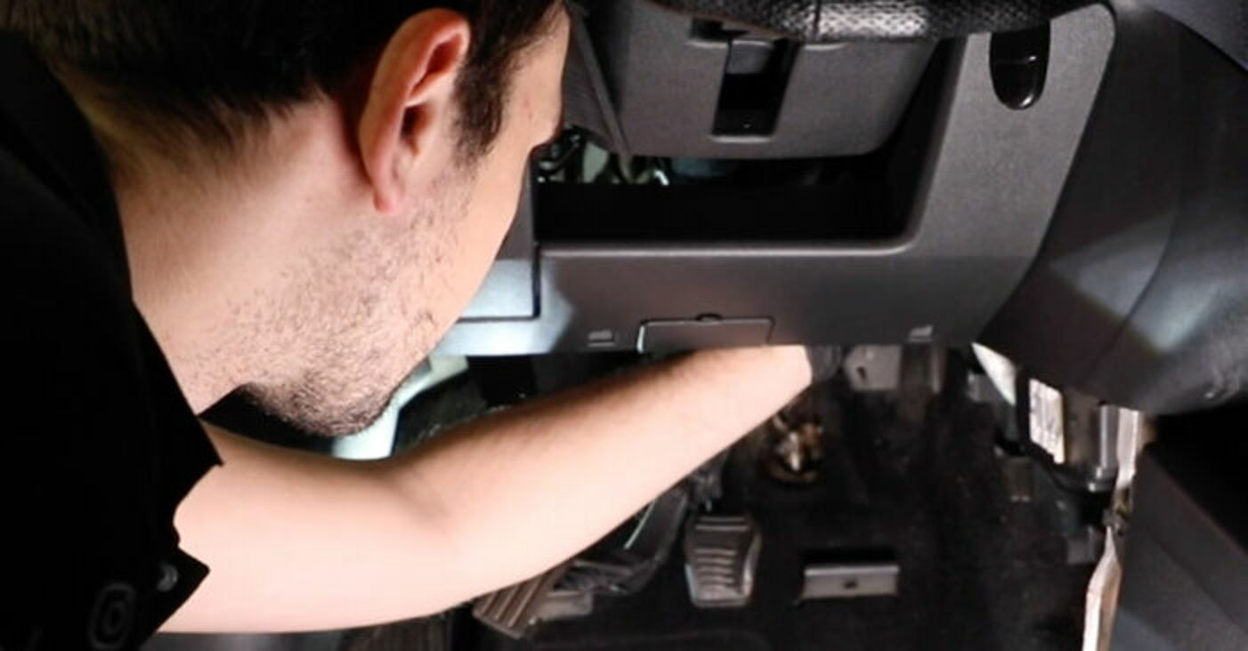 Anleitung Innenraumfilter selber wechseln Ford Fiesta V