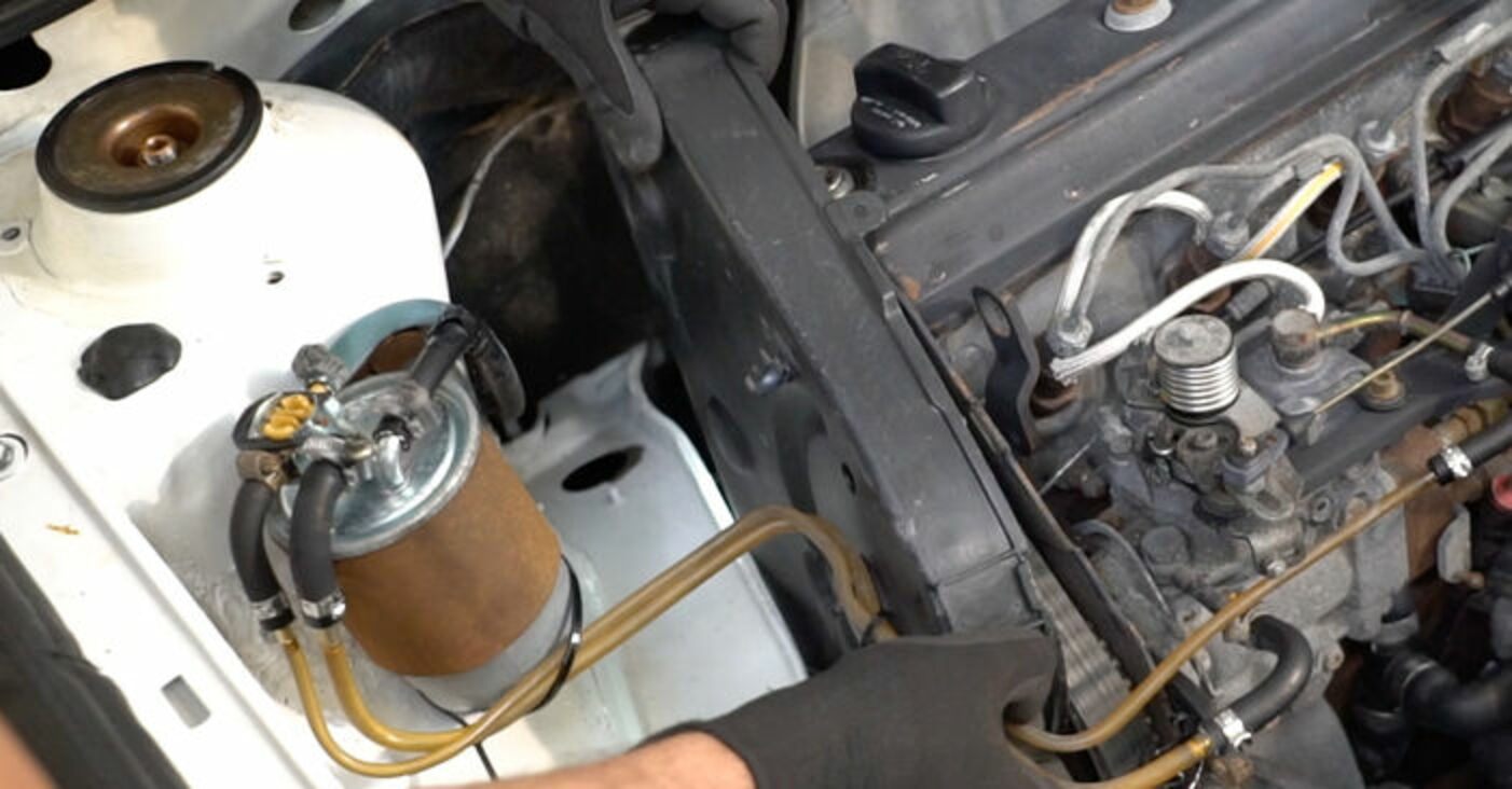 Wymiana pompa wody & zestaw paska rozrządu >> VW Golf 3
