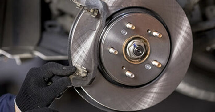 HONDA CR-V 2.0 i-VTEC Brake Pads replacement: online guides and video tutorials