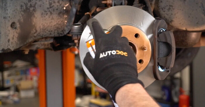 Você precisa saber como substituir Ponteiras de Direcção no FIAT PUNTO ? Este manual de oficina gratuito o ajudará a fazer você mesmo