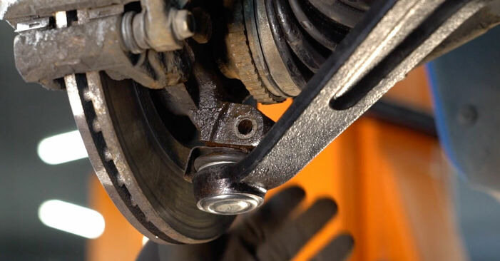 Recomendações passo a passo para a substituição de Peugeot 206 cc 2d 2011 1.6 16V Braço De Suspensão por si mesmo