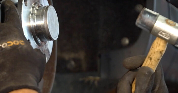 Mudar Rolamento da Roda no Audi A4 B6 Avant 2003 não será um problema se você seguir este guia ilustrado passo a passo