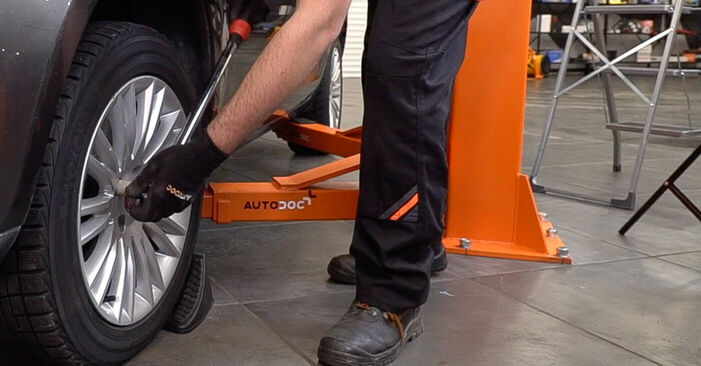 Mudar Pastilhas De Travão no FIAT BRAVO II (198) 2014 não será um problema se você seguir este guia ilustrado passo a passo