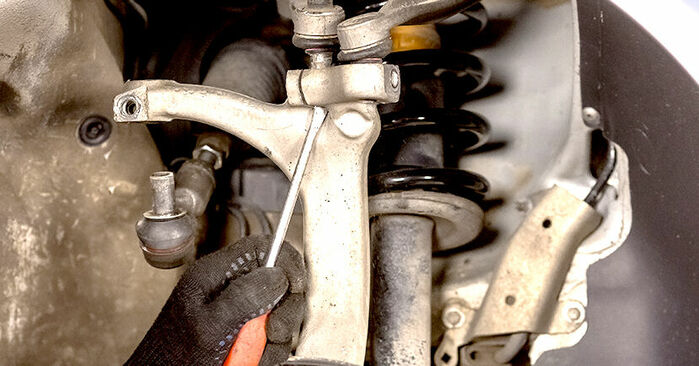 A substituição do Rolamento da Roda no AUDI A4 Sedan (8E2, B6) 2.5 TDI quattro 2004 não é mais um problema com o nosso tutorial passo a passo.