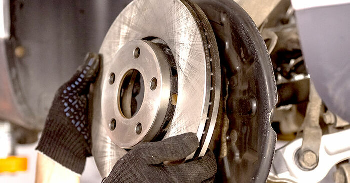 Como substituir Rolamento da Roda no AUDI A4 Sedan (8E2, B6) 2000: descarregue manuais em PDF e instruções em vídeo