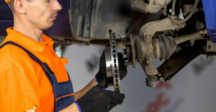 Substituindo Rolamento da Roda em Ford Fiesta V jh jd 2001 1.4 TDCi por si mesmo