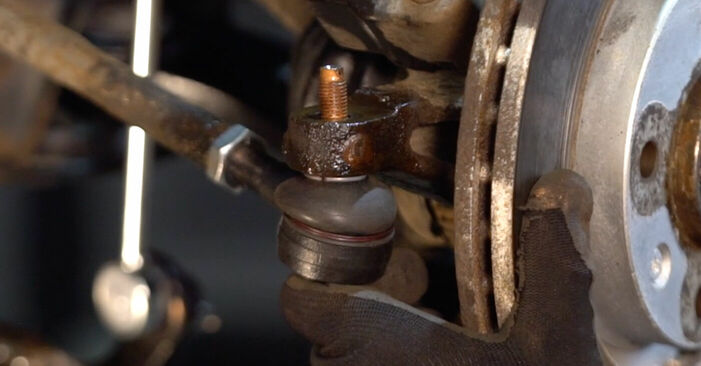 Recomendações passo a passo para a substituição de Peugeot 206 cc 2d 2011 1.6 16V Ponteiras de Direcção por si mesmo