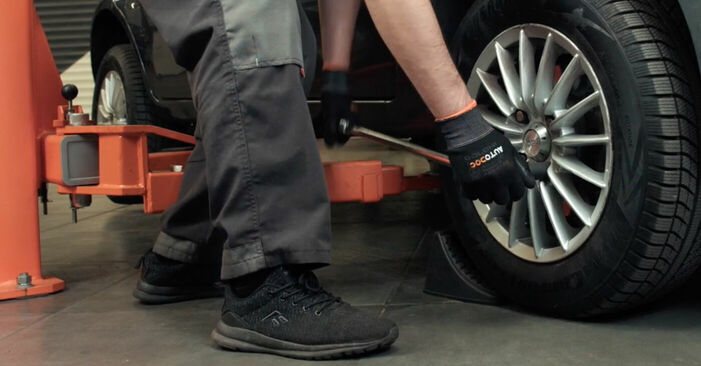 Como substituir FORD Fiesta Mk5 Hatchback (JH1, JD1, JH3, JD3) 1.4 TDCi 2002 Ponteiras de Direcção - manuais e guias de vídeo passo a passo