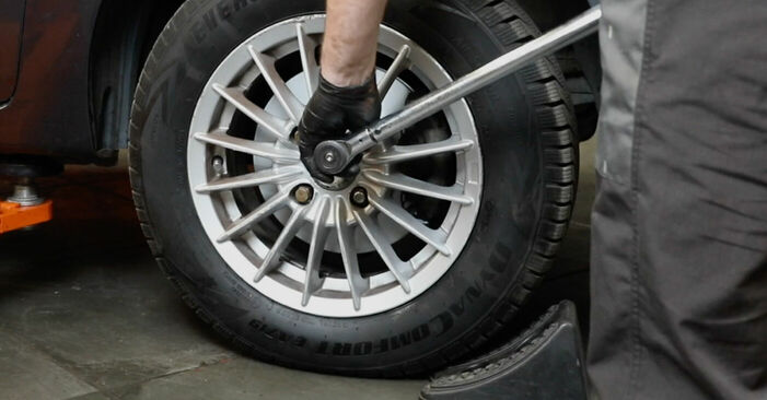 Como substituir FORD Fiesta Mk5 Hatchback (JH1, JD1, JH3, JD3) 1.4 TDCi 2002 Discos de Travão - manuais e guias de vídeo passo a passo