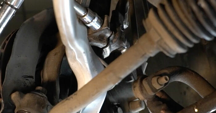 Quão difícil é efetuar a substituição de Braço De Suspensão no BMW E39 525i 2.5 2001 por si mesmo - descarregue o guia ilustrado
