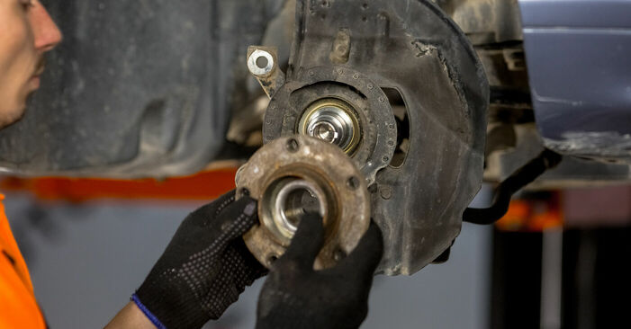 Trocar Rolamento da Roda no BMW 3 Sedan (E46) 318i 1.9 1997 por conta própria
