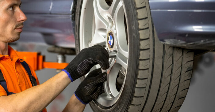 Como remover BMW 3 SERIES 316i 1.9 1998 Rolamento da Roda - instruções online fáceis de seguir