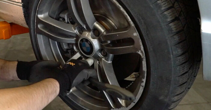 Como trocar Mangueira de Travão no BMW 3 Touring (E46) 2002 - dicas e truques