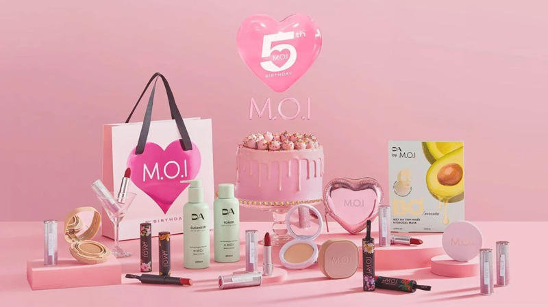 MOI Cosmetics products