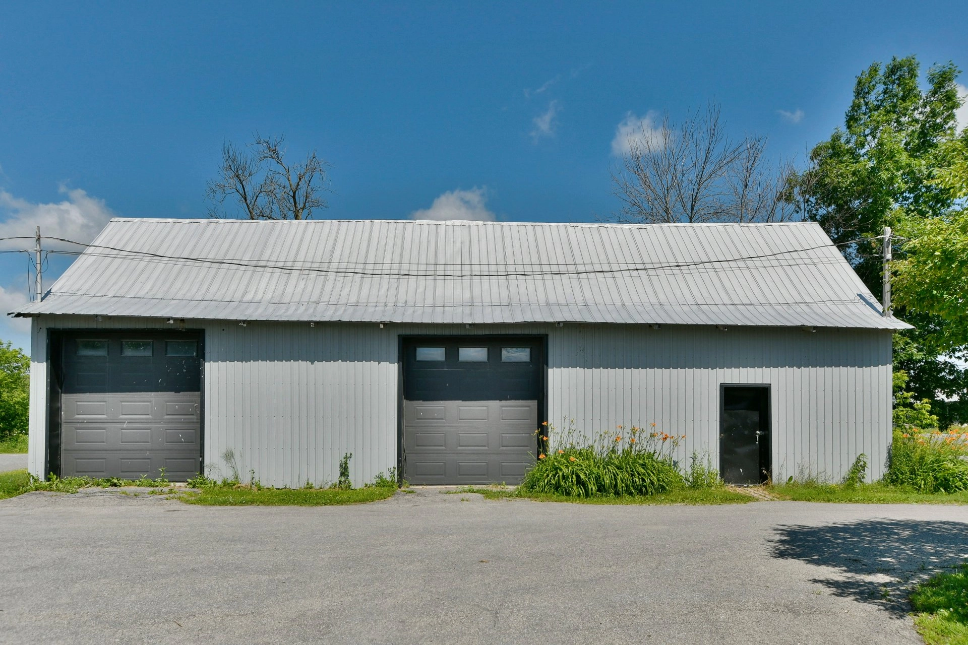 Grand hangar