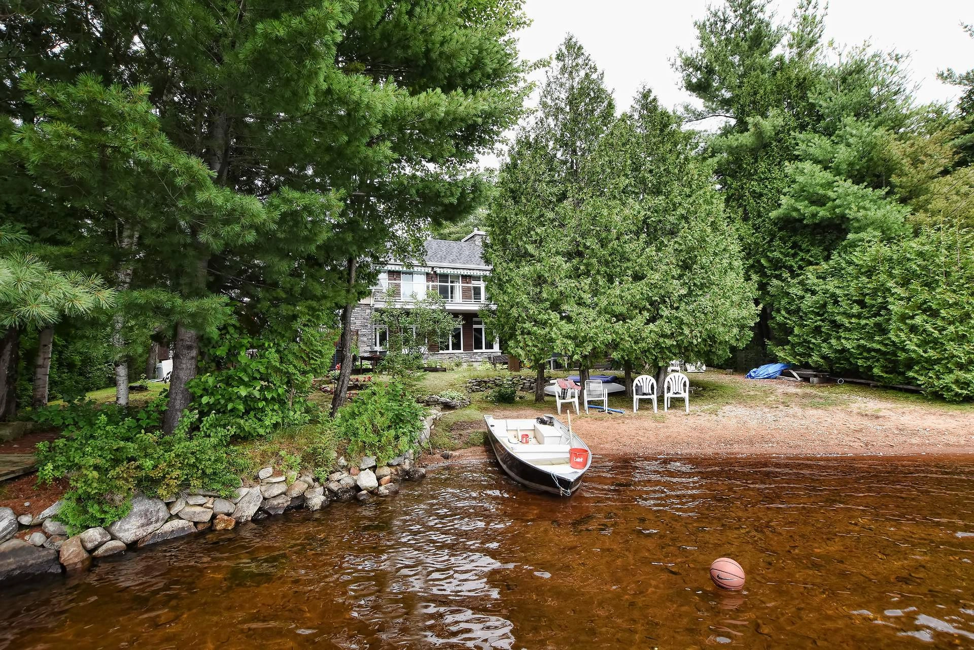 Maison avec vue sur le lac