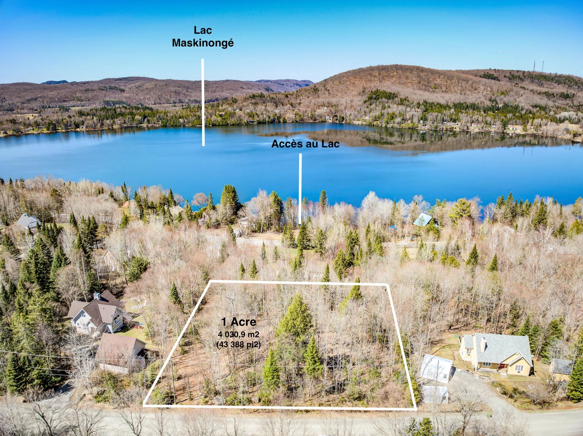 Terrain à Mont-Tremblant avec accès au Lac Maskinongé