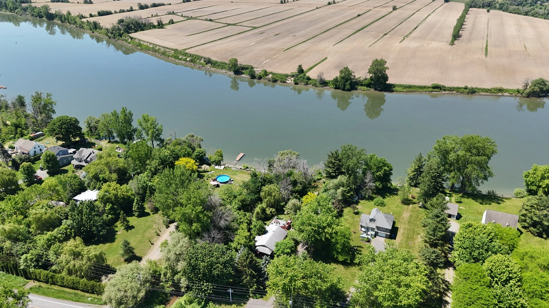 Vue sur la rivière