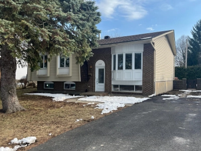 242 Rue Valois Saint-Bruno-de-Montarville