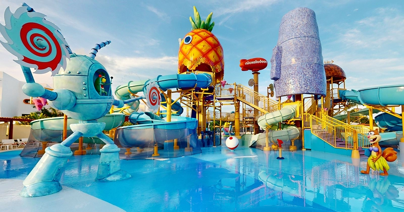 Vista panorámica de Bikini Bottom Beach del parque acuático Aqua Nick Riviera Maya 