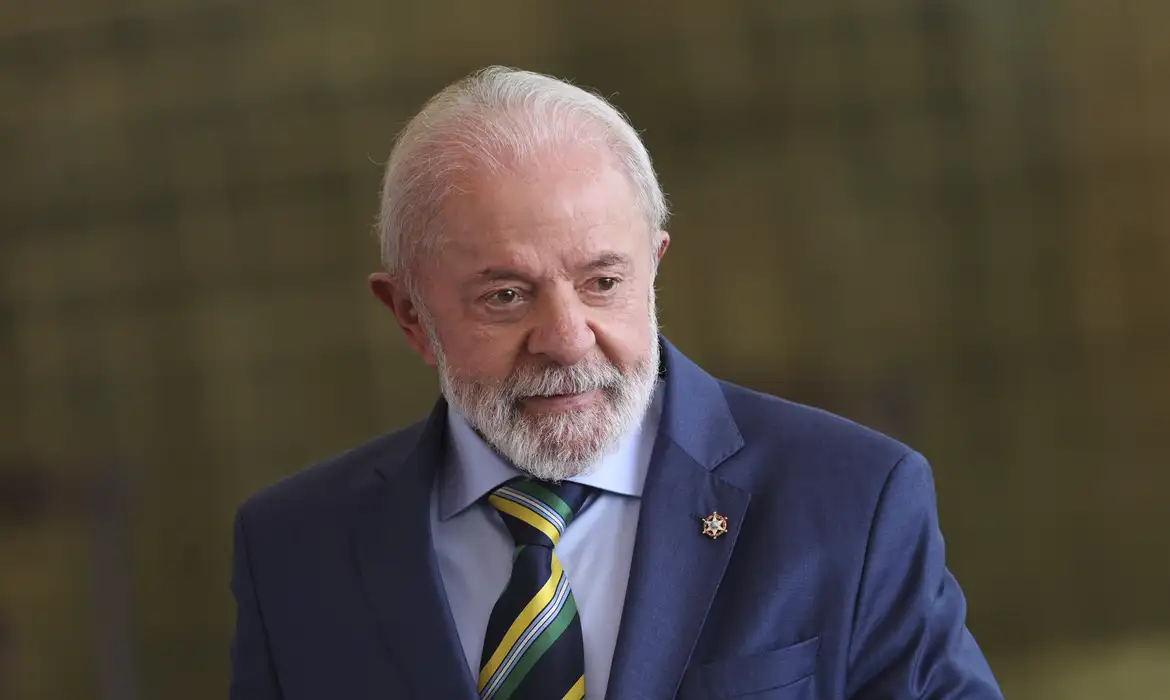 Brasil responderá tarifaço dos EUA com lei de reciprocidade, diz Lula