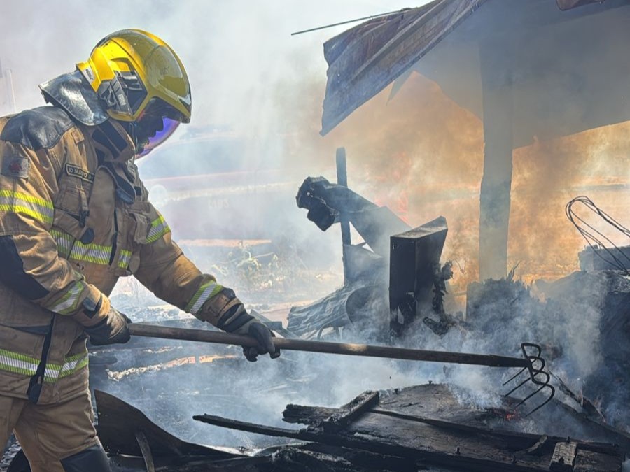 Incêndio atinge residência e deixa dois cavalos mortos em Araguari