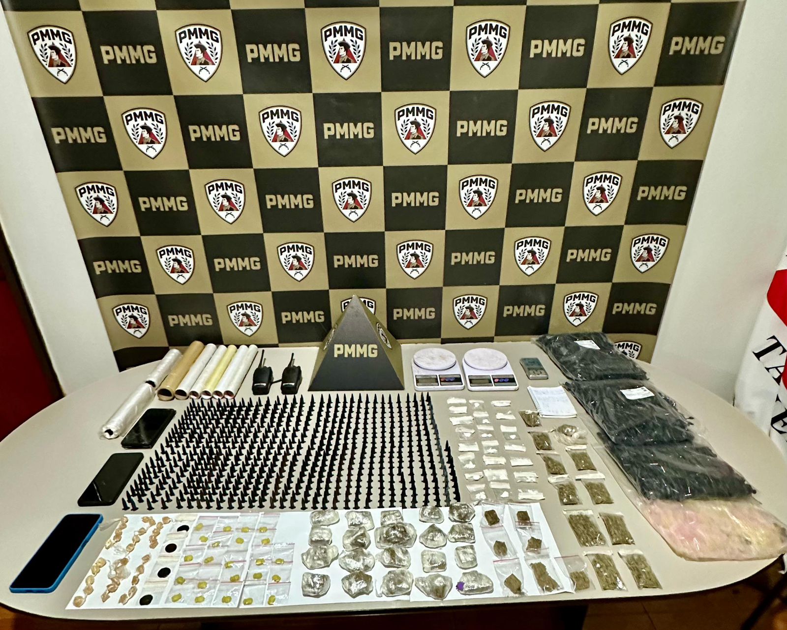 Polícia realiza grande apreensão de drogas no Distrito de Celso Bueno