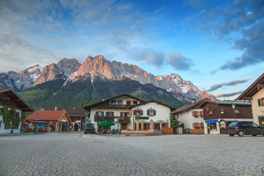 Welche Regionen sind für einen Urlaub in Garmisch-Partenkirchen besonders beliebt?