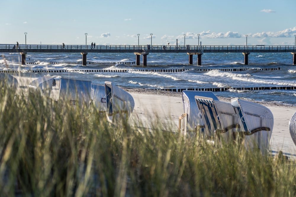 Welche Küstenregionen eignen sich für Strandurlaub in und um Zingst?