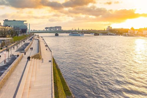 Wo befinden sich die schönsten Naherholungs- und Flussbereiche in Köln?