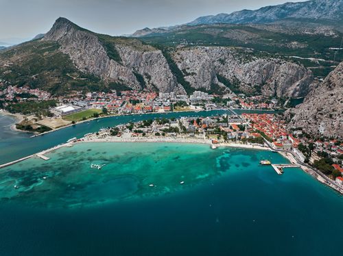Umfassen Sie das Abenteuer an der Riviera Omiš