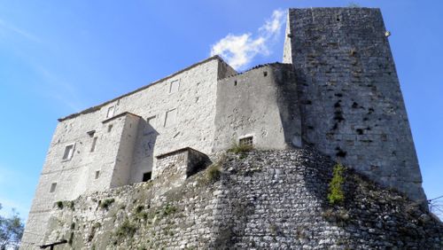 Entdecken Sie versteckte Juwelen in Nedescina und Krsan