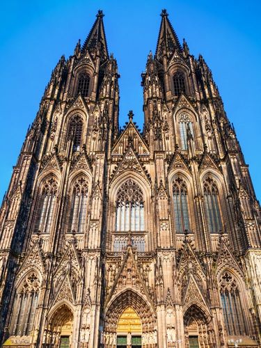 Welche Sehenswürdigkeiten und Attraktionen gibt es in Köln?