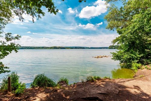 Wo befinden sich die schönsten Strandbereiche am Brombachsee?