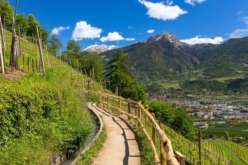 Welche Regionen sind für einen Urlaub in Meran besonders beliebt?