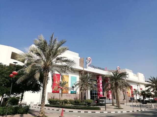 Dragon Mart