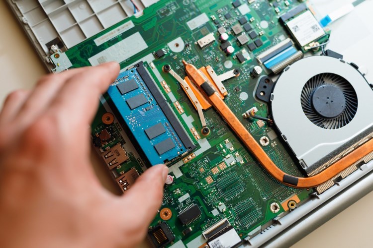 How to Upgrade and Install Laptop RAM in 2023 (Guide) | Beebom