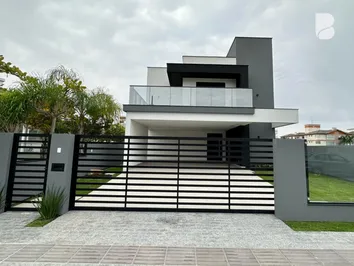 CASA DE ALTO PADRÃO DE 2 PAVIMENTOS