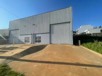 BARRACÃO DISPONÍVEL PARA LOCAÇÃO NO BAIRRO TREVO BARRACÃO DISPONÍVEL PARA LOCAÇÃO NO BAIRRO TREVO